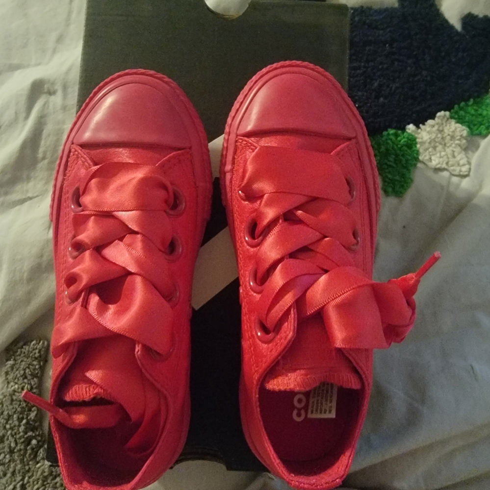 Hot pink converse size 11 kids